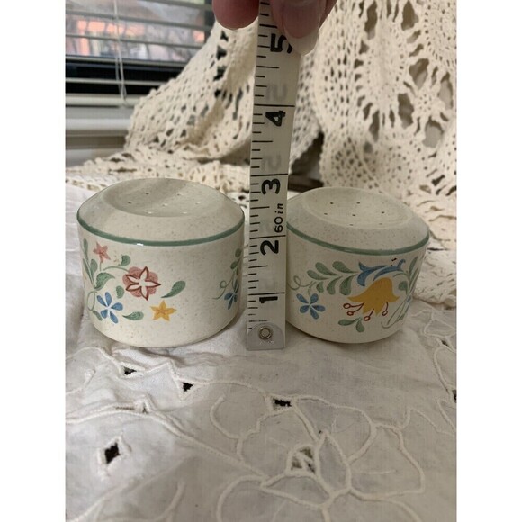 Vintage Lenox Temperware Quakertown 7 hole Salt And Pepper Shakers - Picture 8 of 9